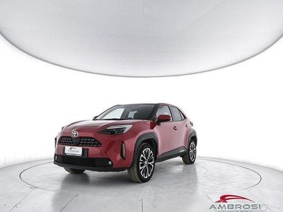 Usata Toyota Yaris Hybrid Lounge 92 CV (67 kW) 2021 Rosso