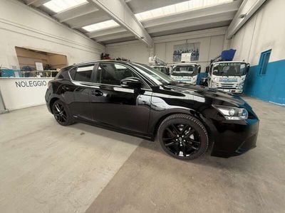 Lexus CT200h