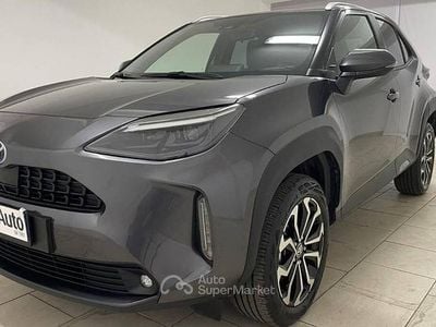 Usata Toyota Yaris Cross Trend 92 CV (67 kW) 2022 Silver met. SUV