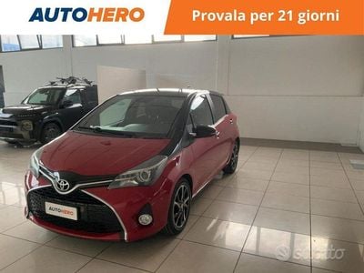 Rosso Usata 2016 Toyota Yaris Berlina | 9099 € (Buon prezzo)