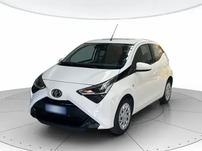 Usata Toyota Aygo X-play 72 CV (52 kW) 2019 001 Utilitaria