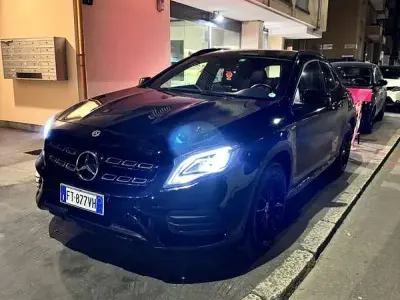 Usata Mercedes GLA200 Premium 156 CV (114 kW) 2019 Nero SUV