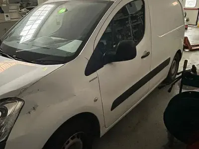 Usata Peugeot Partner 90 CV (66 kW) 2016 Monovolume