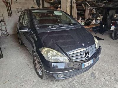 Usata Mercedes A180 Elegance 109 CV (80 kW) 2010 Nero Monovolume
