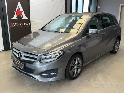 Gebraucht Mercedes B180 109 PS (80 kW) 2015 Grau Van / Kleinbus