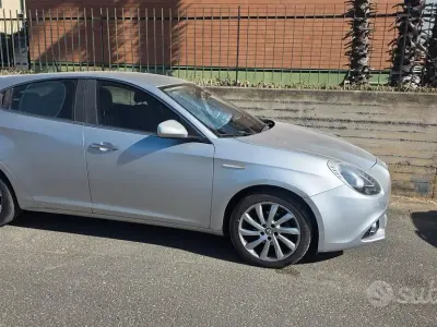 Usata Alfa Romeo Giulietta 105 CV (77 kW) 2015 Grigio Utilitaria