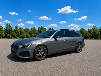 Begagnad Audi A4 Ambiente 204 HK (150 kW) 2022 Grå Kombi
