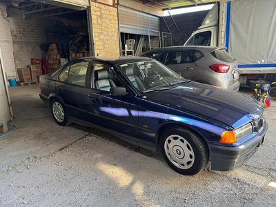 Usata BMW 318 116 CV (85 kW) 1993 Berlina