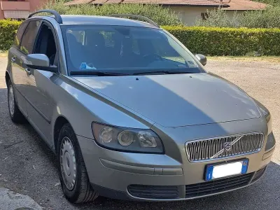 Usata Volvo V50 Kinetic 109 CV (80 kW) 2006 Verde Station wagon