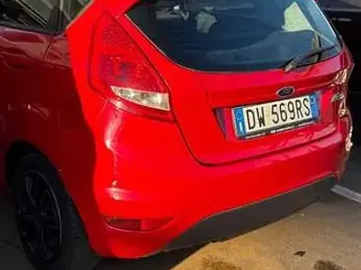 Usata Ford Fiesta 86 CV (63 kW) 2010 Rosso Berlina