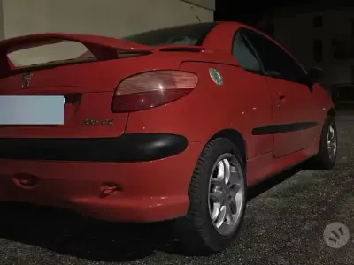 Usata Peugeot 206 CC 109 CV (80 kW) 2002 Rosso Cabrio