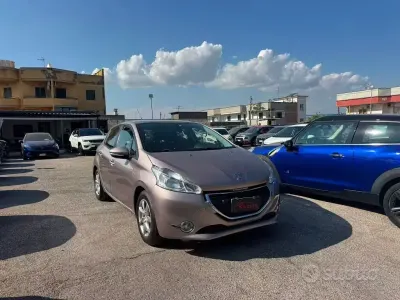 Usata Peugeot 208 Allure 68 CV (50 kW) 2012 Grigio Utilitaria