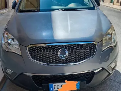 Usata SsangYong Korando 175 CV (128 kW) 2011 Grigio SUV