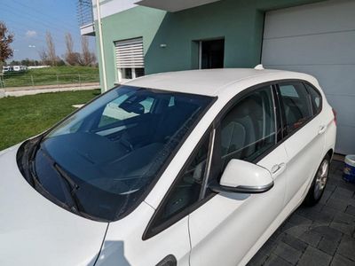 BMW 225