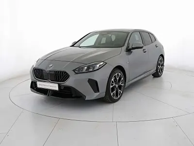 Usata BMW 116 M Sport 122 CV (89 kW) 2025 Skyscraper grey Utilitaria