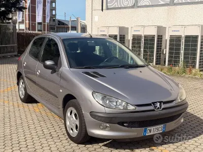 Usata Peugeot 206 S 75 CV (55 kW) 2004 Grigio Berlina