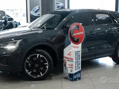 Usata Audi Q2 Sport 150 CV (110 kW) 2022 Grigio daytona metallizzato SUV