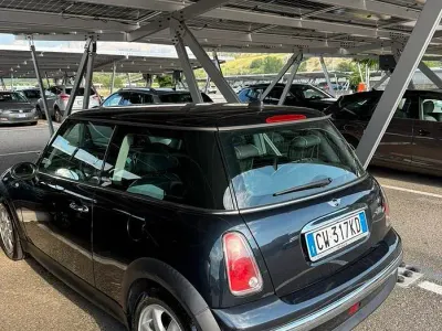 Usata Mini Cooper 88 CV (64 kW) 2005 Nero Utilitaria