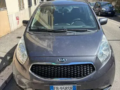 Usata Kia Venga Active 90 CV (66 kW) 2016 Grigio Utilitaria