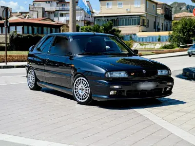 Usata Lancia Delta 193 CV (141 kW) 1998 Nero Utilitaria