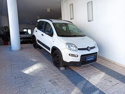 Usata Fiat Panda 4x4 S 85 CV (62 kW) 2020 Bianco Utilitaria