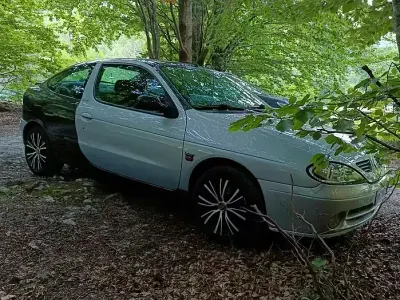 Usata Renault Mégane Coupé 95 CV (69 kW) 2000 Grigio Coupé