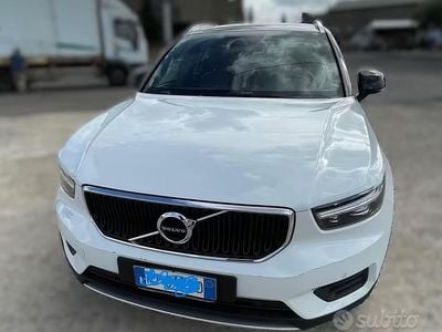 Usata Volvo XC40 Momentum 190 CV (139 kW) 2019 Bianco SUV