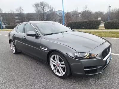 Usata Jaguar XE 163 CV (119 kW) 2015 Grigio Berlina