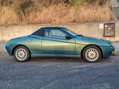 Usata Alfa Romeo Spider 155 CV (114 kW) 1998 Verde Cabrio