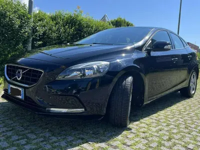 Usata Volvo V40 Business Edition 120 CV (88 kW) 2015 Nero Berlina