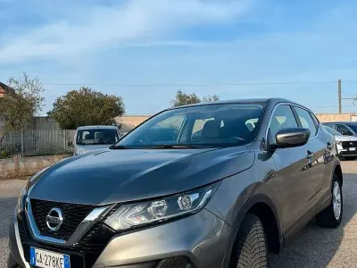 Usata Nissan Qashqai Tekna+ 116 CV (85 kW) 2020 Grigio SUV