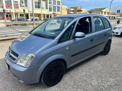 Usata Opel Meriva Cosmo 90 CV (66 kW) 2005 Grigio Monovolume
