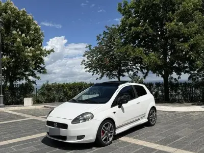 Usata Fiat Punto Sport 90 CV (66 kW) 2008 Bianco Utilitaria