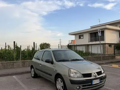 Usata Renault Clio II 54 CV (39 kW) 2003 Berlina