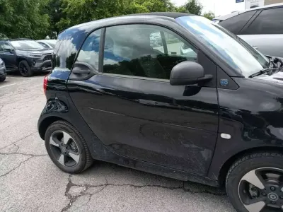Usata Smart ForTwo Coupé Passion 41 kW (56 CV) 2021 Nero Utilitaria