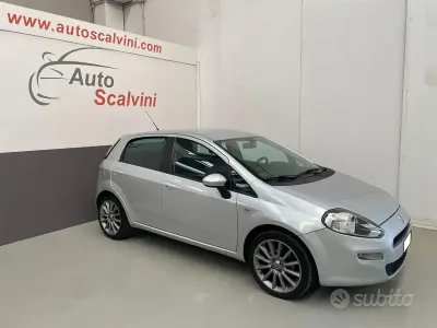 Begagnad Fiat Punto 75 HK (55 kW) 2014 Grå Halvkombi
