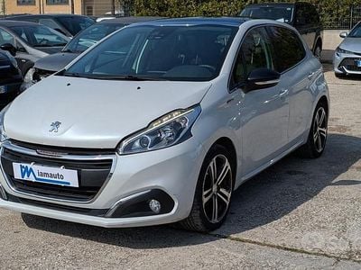 Usata Peugeot 208 GT-line 110 CV (80 kW) 2016 Bianco Utilitaria