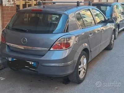 Usata Opel Astra 90 CV (66 kW) 2007 Grigio Berlina