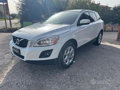 Bianco Usata 2010 Volvo XC60 Kinetic SUV | 5900 € (Cara)