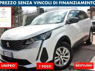 Usado Peugeot 5008 131 CV (96 kW) 2023 Blanco SUV