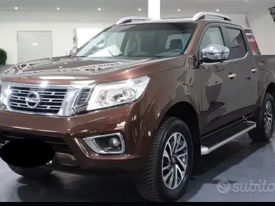 Usata Nissan Navara N-Connecta 190 CV (139 kW) 2016 Marrone Pick-up