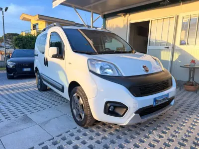Usata Fiat Qubo Trekking 95 CV (69 kW) 2017 Bianco Monovolume