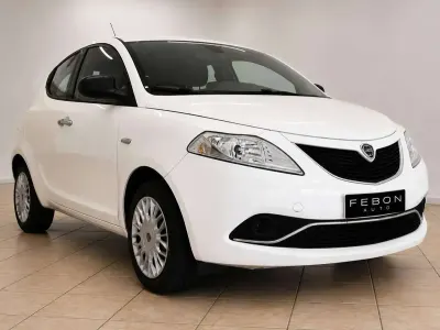 Usata Lancia Ypsilon Gold 69 CV (50 kW) 2018 Bianco Utilitaria