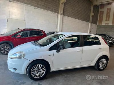 Usata Fiat Grande Punto 65 CV (47 kW) 2007 Bianco Utilitaria