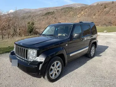 Usata Jeep Cherokee Limited 200 CV (147 kW) 2011 Nero SUV