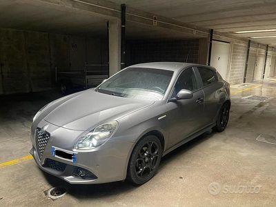 Second-hand Alfa Romeo Giulietta 120 CP (88 kW) 2019 Gri Hatchback