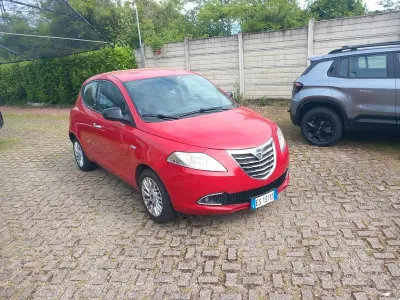Usata Lancia Ypsilon S 95 CV (69 kW) 2013 Rosso Utilitaria