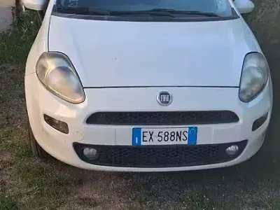 Usata Fiat Punto 77 CV (56 kW) 2015 Bianco Utilitaria
