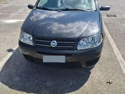 Usata Fiat Punto 60 CV (44 kW) 2005 Nero Utilitaria