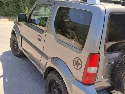 Usata Suzuki Jimny 85 CV (62 kW) 2006 Grigio SUV